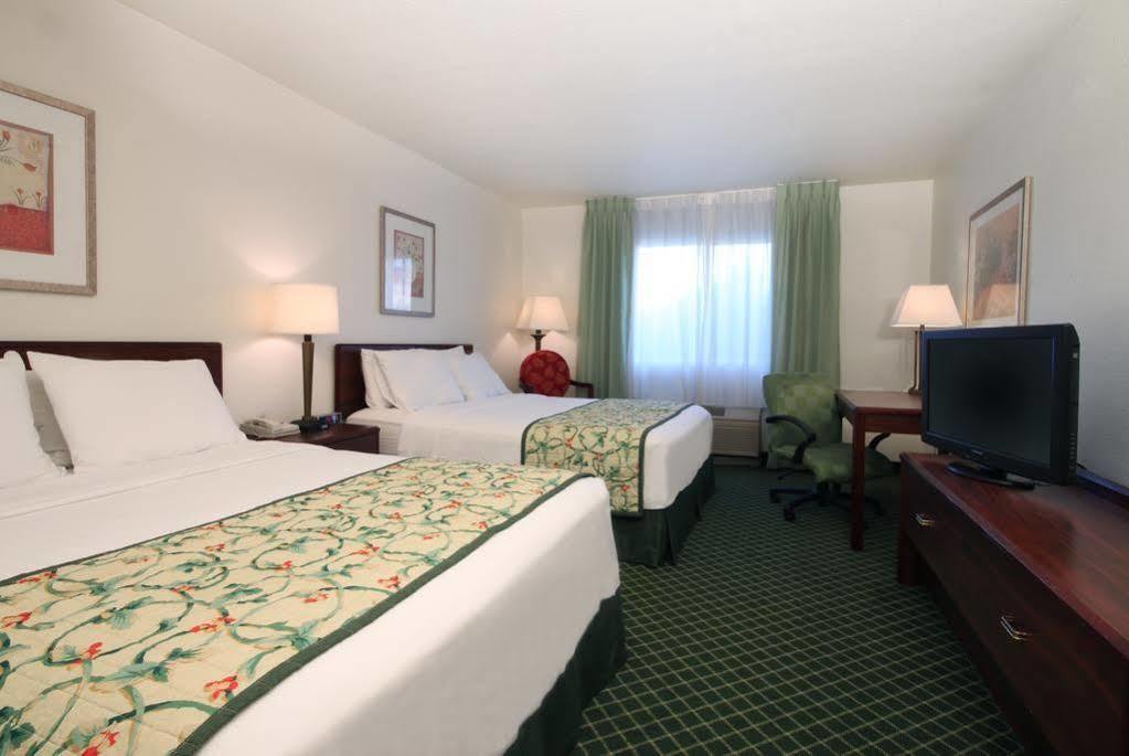 Fairfield Inn Вакавилл Экстерьер фото